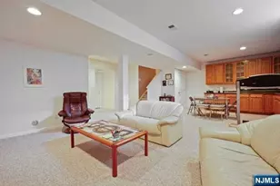 47 Mulberry Ct, Paramus, NJ 07652 - Photo 20