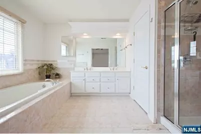 47 Mulberry Court, Paramus, NJ 07652 - Photo 14