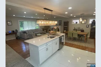 701 Sunderland Road, Teaneck Township, NJ 07666 - Photo 6