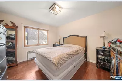 553 Ray Avenue, Ridgefield, NJ 07657 - Photo 12