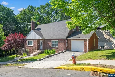 553 Ray Avenue, Ridgefield, NJ 07657 - Photo 2