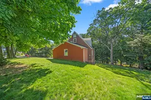 553 Ray Ave, Ridgefield, NJ 07657 - Photo 26