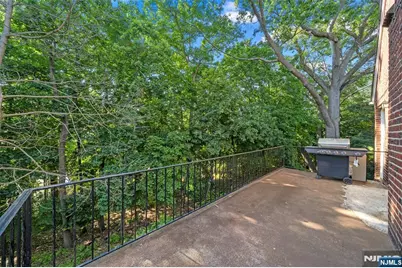 553 Ray Avenue, Ridgefield, NJ 07657 - Photo 24
