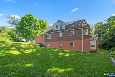 553 Ray Avenue, Ridgefield, NJ 07657 - Photo 26