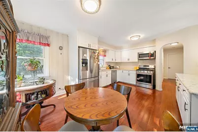 553 Ray Avenue, Ridgefield, NJ 07657 - Photo 8