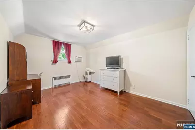 553 Ray Avenue, Ridgefield, NJ 07657 - Photo 20