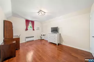 553 Ray Ave, Ridgefield, NJ 07657 - Photo 20