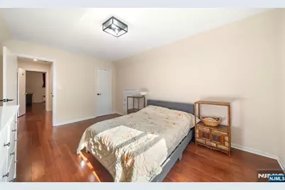 553 Ray Avenue, Ridgefield, NJ 07657 - Photo 16