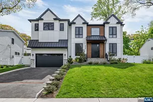 336 Lockwood Dr, Paramus, NJ 07652 - Photo 2