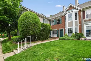 1030 Cumberland Ct 1030, Mahwah, NJ 07430 - Photo 2