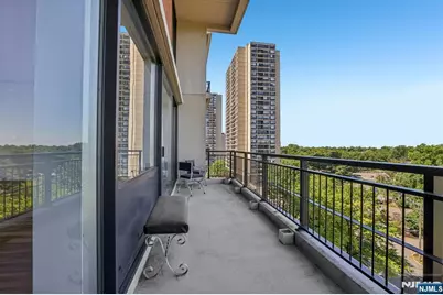 3 Horizon Road 1021 #1021, Fort Lee, NJ 07024 - Photo 8