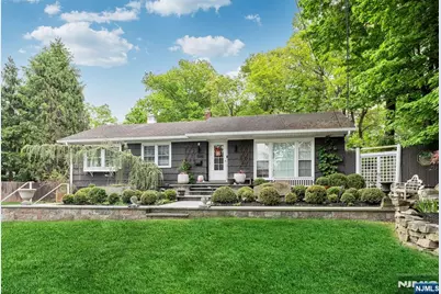 596 Wyckoff Avenue, Mahwah, NJ 07430 - Photo 2