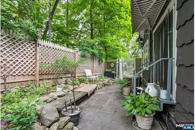 596 Wyckoff Avenue, Mahwah, NJ 07430 - Photo 22