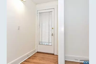 220 Feronia Way 1st Floor #1st Floor, Rutherford, NJ 07070 - Photo 4
