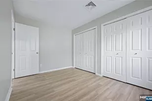 22 Flynn Pl, Wayne, NJ 07470 - Photo 8
