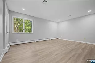 22 Flynn Pl, Wayne, NJ 07470 - Photo 4