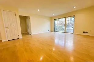 300 Crown Ct 523, Edgewater, NJ 07020 - Photo 4