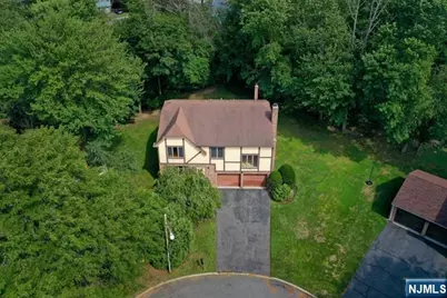 20 Michele Court, Cresskill, NJ 07626 - Photo 2