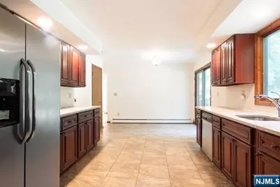 20 Michele Court, Cresskill, NJ 07626 - Photo 4