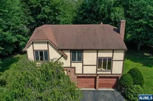 20 Michele Ct, Cresskill, NJ 07626 - Photo 1