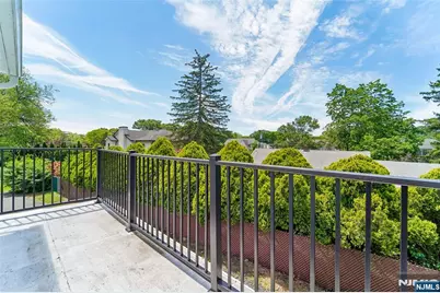 42 Ridgewood Avenue, Paramus, NJ 07652 - Photo 22