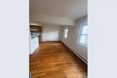 399 Walker Street 1B #1B, Fairview, NJ 07022 - Photo 4