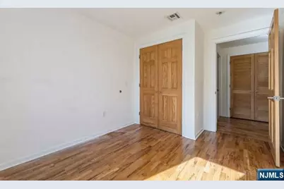 17 Meadow Road 401 #401, Rutherford, NJ 07070 - Photo 18
