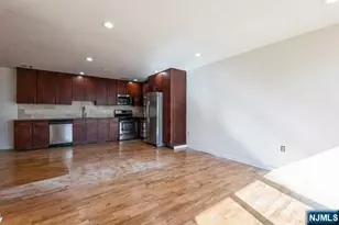 17 Meadow Road 401, Rutherford, NJ 07070 - Photo 6