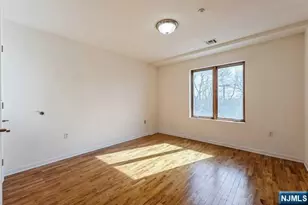 17 Meadow Road 401, Rutherford, NJ 07070 - Photo 10