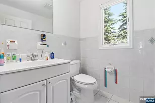 123 Hickory B, Tenafly, NJ 07670 - Photo 18