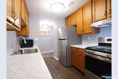 2111 Hilltop Road, Mahwah, NJ 07430 - Photo 4