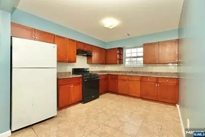 711 S 11th Street, Newark, NJ 07103 - Photo 18