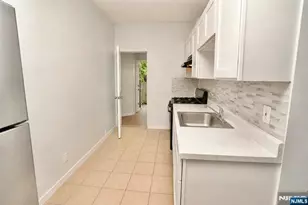 395 S 15th St, Newark, NJ 07103 - Photo 14