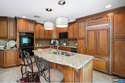 8 Mariani Drive, Little Ferry, NJ 07643 - Photo 12