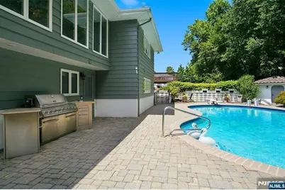 8 Mariani Drive, Little Ferry, NJ 07643 - Photo 32