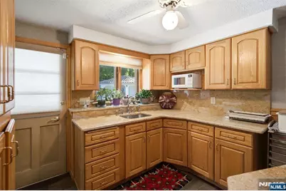 8 Mariani Drive, Little Ferry, NJ 07643 - Photo 28
