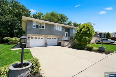 8 Mariani Drive, Little Ferry, NJ 07643 - Photo 2