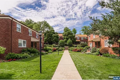 2205 Center B #B, Fort Lee, NJ 07024 - Photo 14