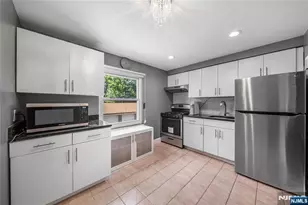 2205 Center B, Fort Lee, NJ 07024 - Photo 6
