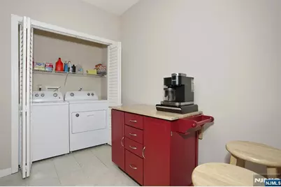 175 Rochelle Avenue 321 #321, Rochelle Park Township, NJ 07662 - Photo 24