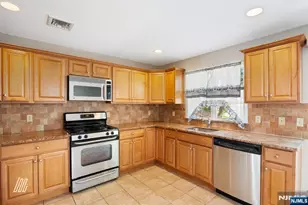 136A Fulton Ave, Fairview, NJ 07022 - Photo 8