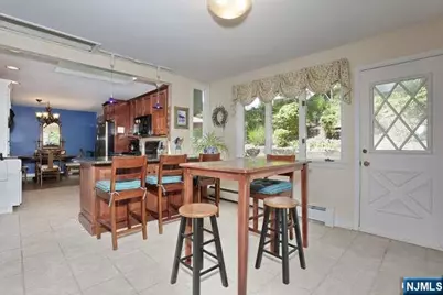 908 N Monroe Street, Midland Park, NJ 07450 - Photo 12