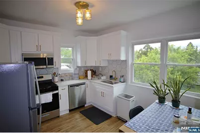 52 Donaldson Avenue 2 #2, Rutherford, NJ 07070 - Photo 6
