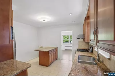 1018 Inwood Terrace, Fort Lee, NJ 07024 - Photo 14