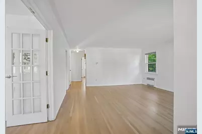 1018 Inwood Terrace, Fort Lee, NJ 07024 - Photo 4