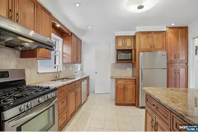 1018 Inwood Terrace, Fort Lee, NJ 07024 - Photo 12
