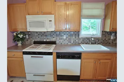 34 Chanda Court D034 #D034, Clifton, NJ 07012 - Photo 8