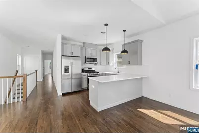 910 Bergen 2 #2, Newark, NJ 07112 - Photo 2