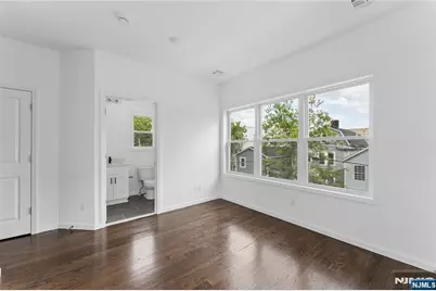 910 Bergen 2 #2, Newark, NJ 07112 - Photo 8