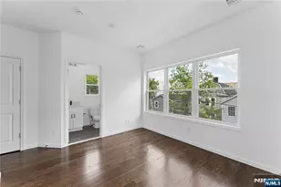 910 Bergen 2, Newark, NJ 07112 - Photo 8